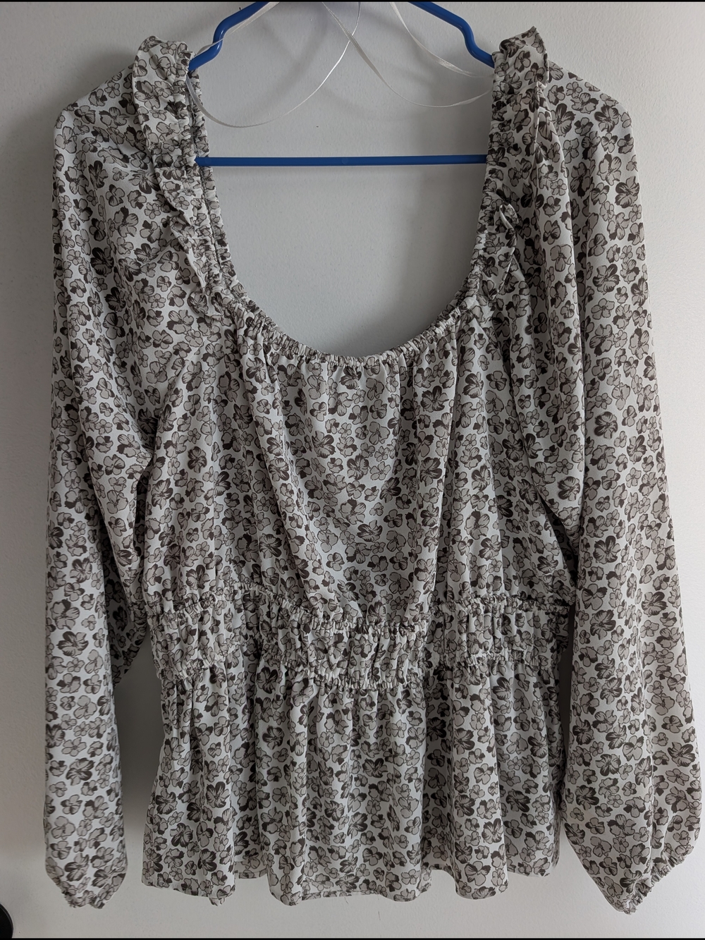 Light Floral Peplum Blouse in Gray And White - Picture 2 of 2
